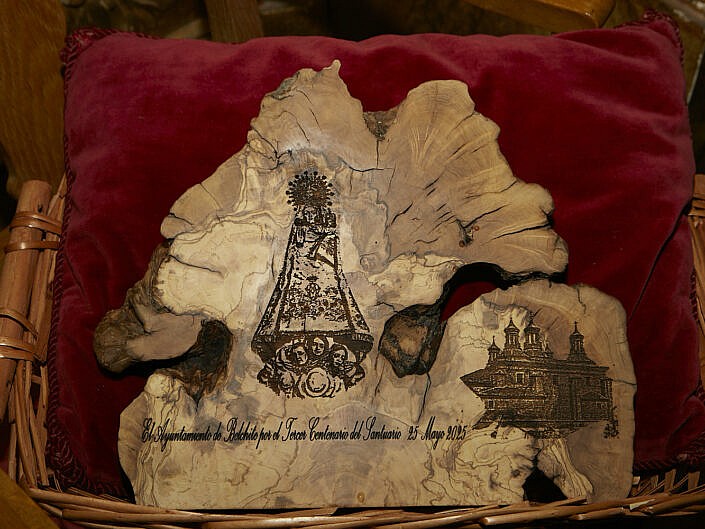 3 SIGLOS DEL SANTUARIO DEL PUEYO 01